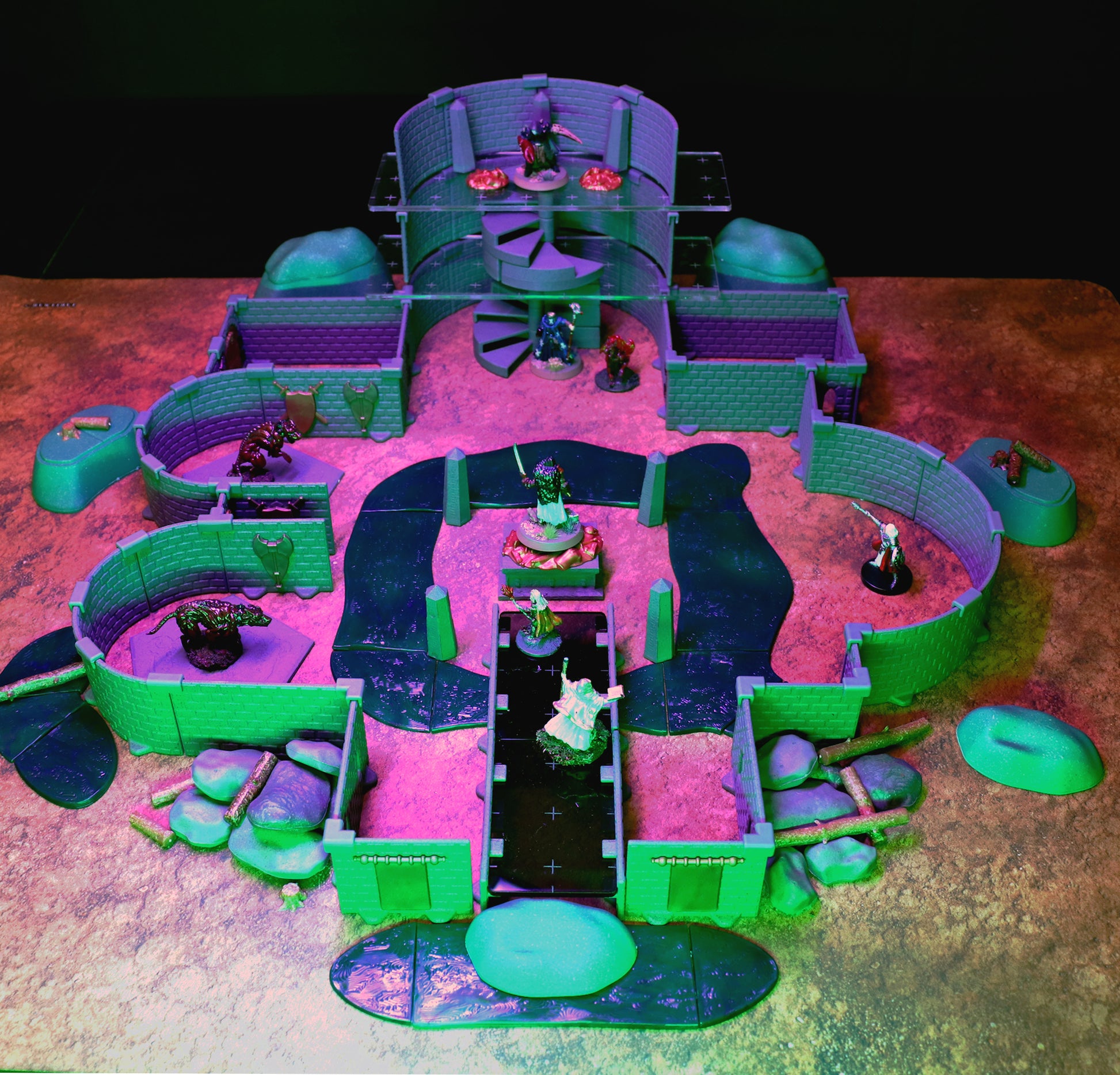 Wide view of the set showing miniatures on different heights, illustrating the dynamic verticality of the terrain system and the ability to flank enemies or hold the high ground.